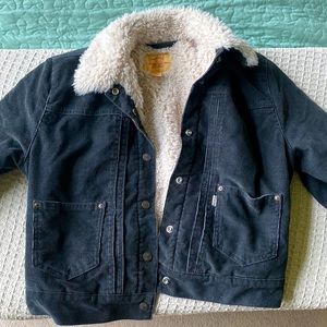Levi’s corduroy slightly cropped jacket! Worn a few times, in great condition!